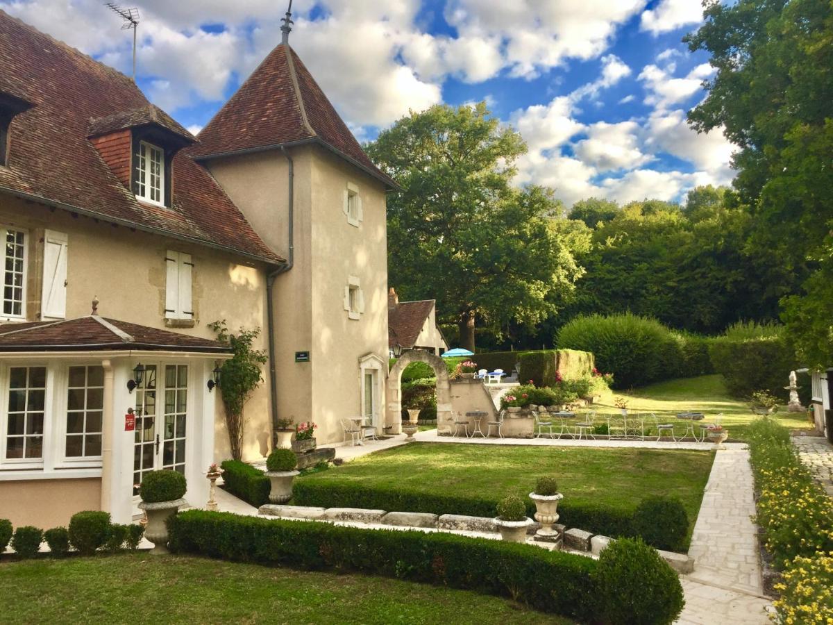 Le Petit Chateau De Sainte Colombe Bouges-le-Chateau Esterno foto